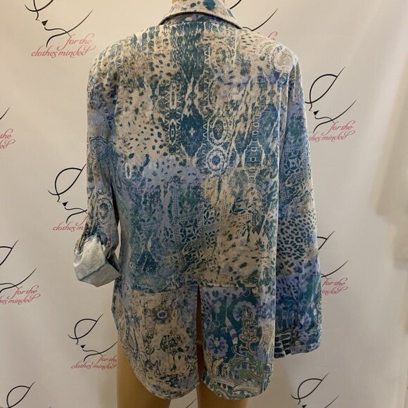 Chico's. Size 1 (S-M). Roll Tab Cuff. Cotton/Sp. Button Up. Back Vent. B74 - Picture 5 of 6